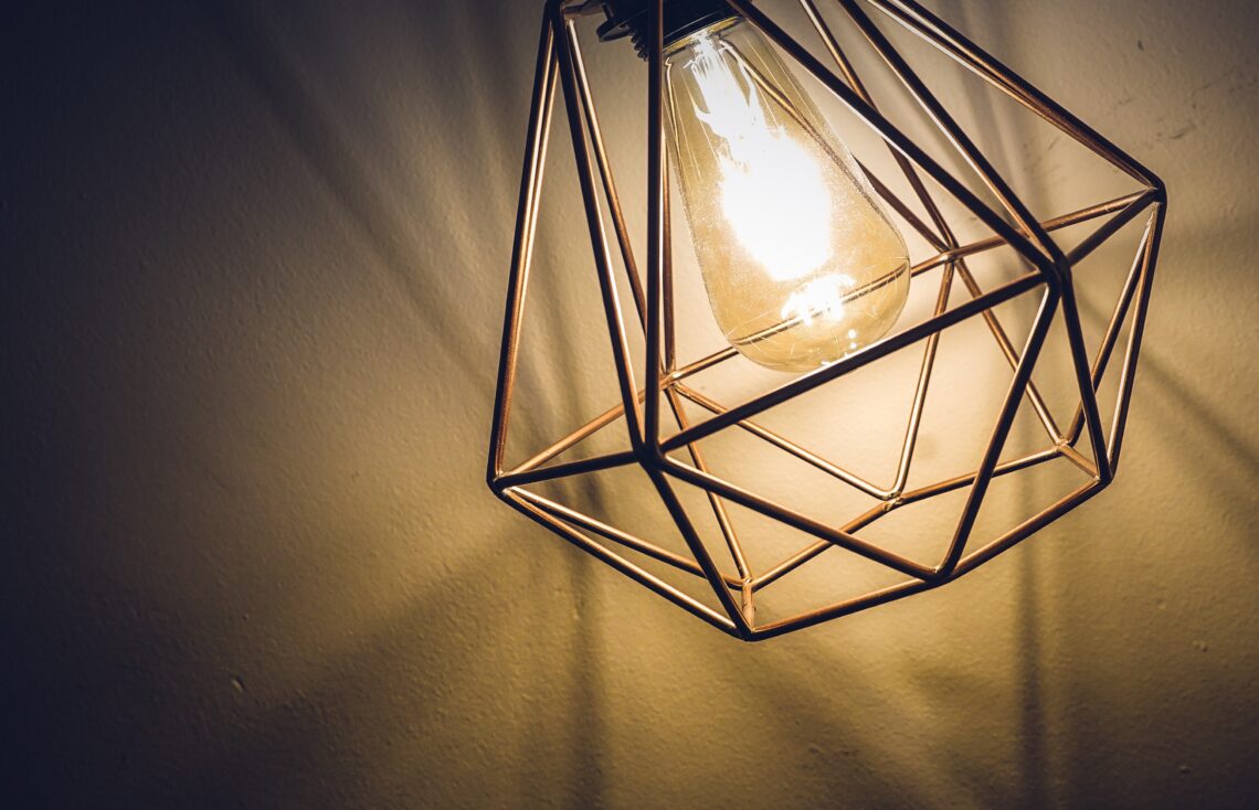 Niezwykłe lampy kryształowe – dlaczego warto w nie zainwestować?
